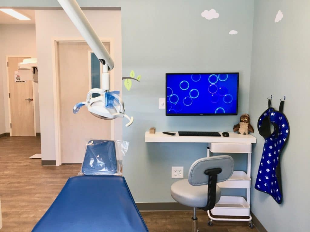 Interior exam room for White Oak Pediatric Dentistry in Carrollton, GA.