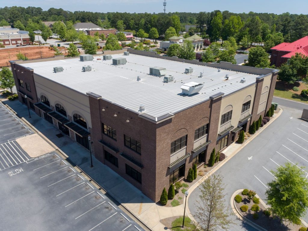 Aerial view of World Gym-OneLife Fitness in Lexington Park in Peachtree City, GA.