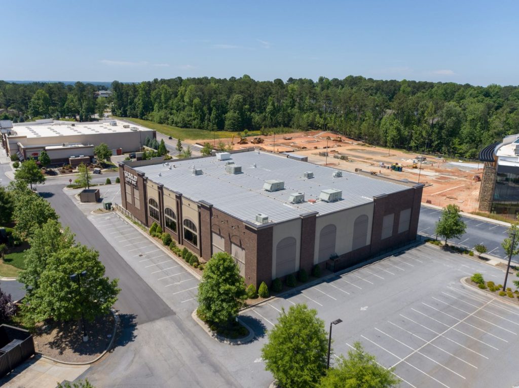 Aerial view of World Gym-OneLife Fitness in Lexington Park in Peachtree City, GA.