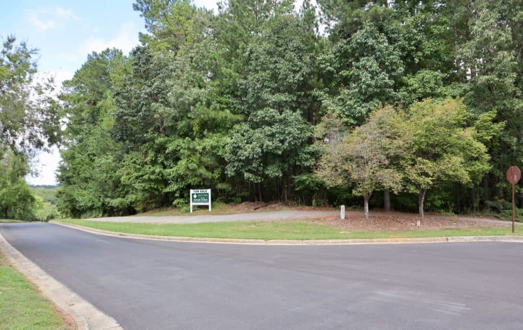 Professional office lot for sale in Peachtree City, GA.